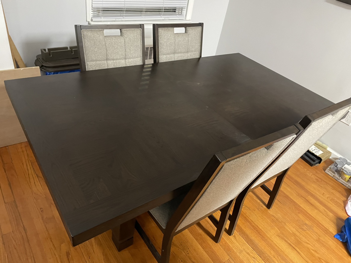 Extendable Wood Table & 4 chairs