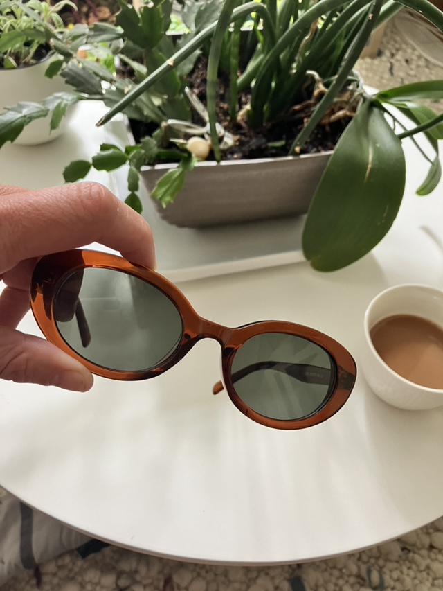 #freecycle sunglasses image indicator(2)