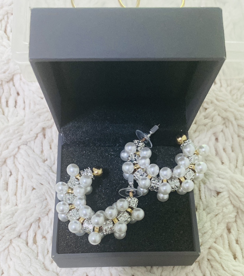 Pierced Pearl earrings with rhinestones-New