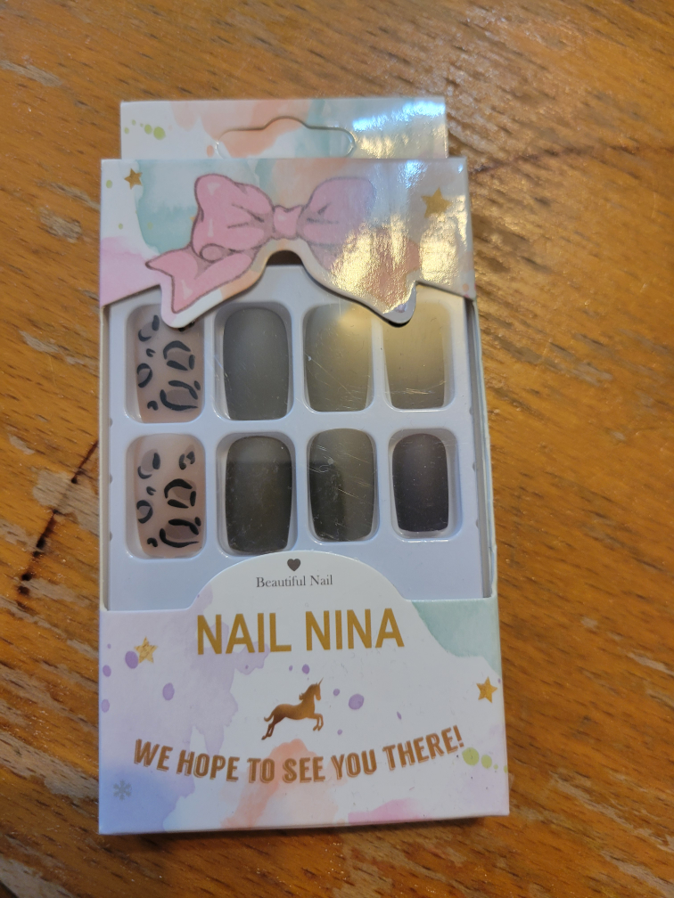 designer fake nail