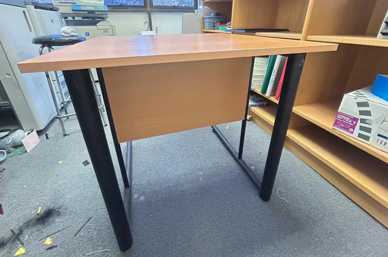 office table - photo 3