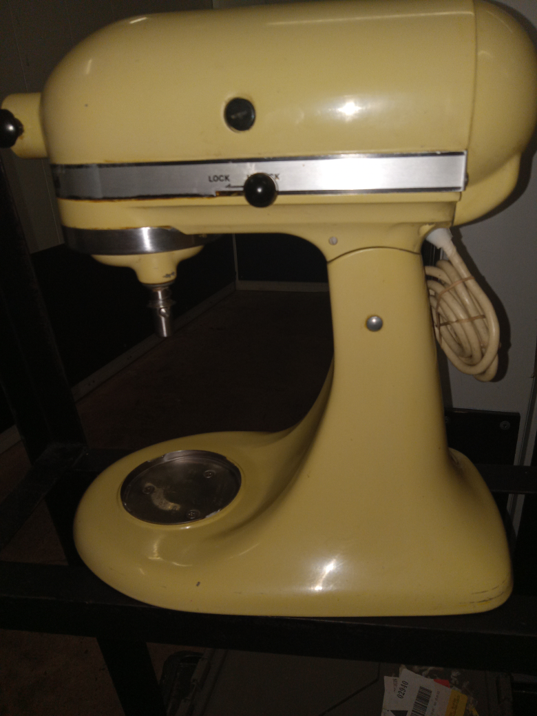 original Kitchenaid mixer-ALL SPEEDS WORK($350 msrp)