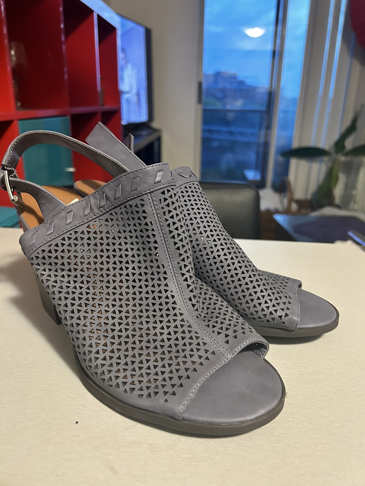 Size 9.5 Sandals - photo 3