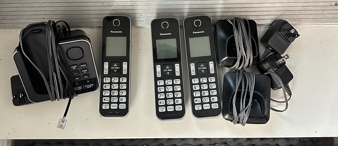 $30-New Panasonic 3 set cordless phones thumbnail
