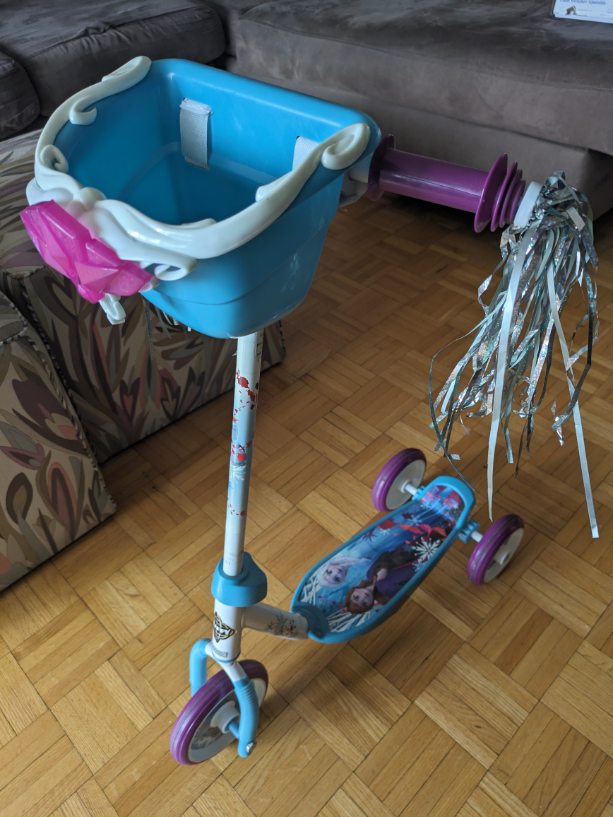 Huffy Scooter - Frozen thumbnail