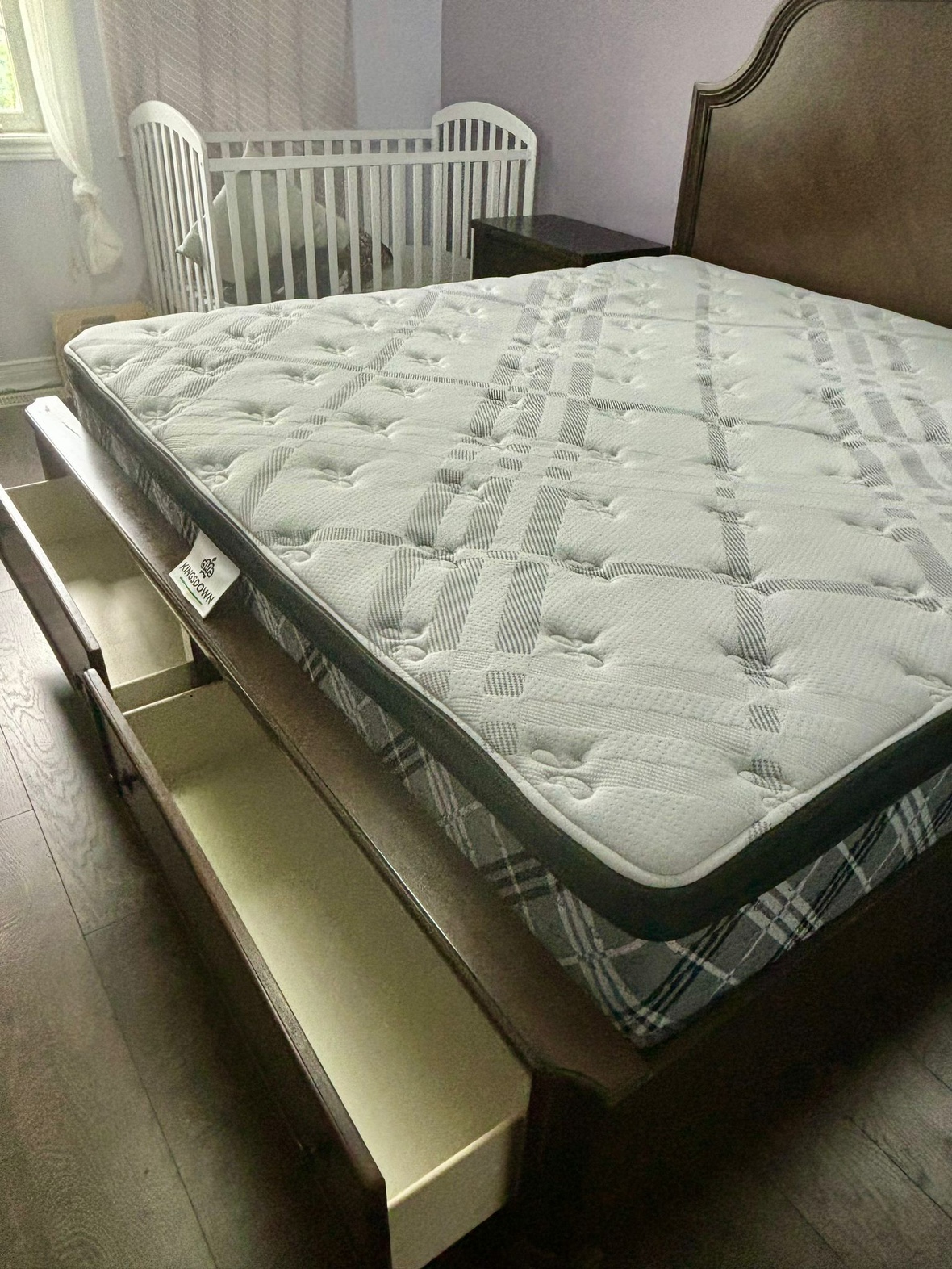 King size bedroom set with Mattress (6 pieces) - photo 2