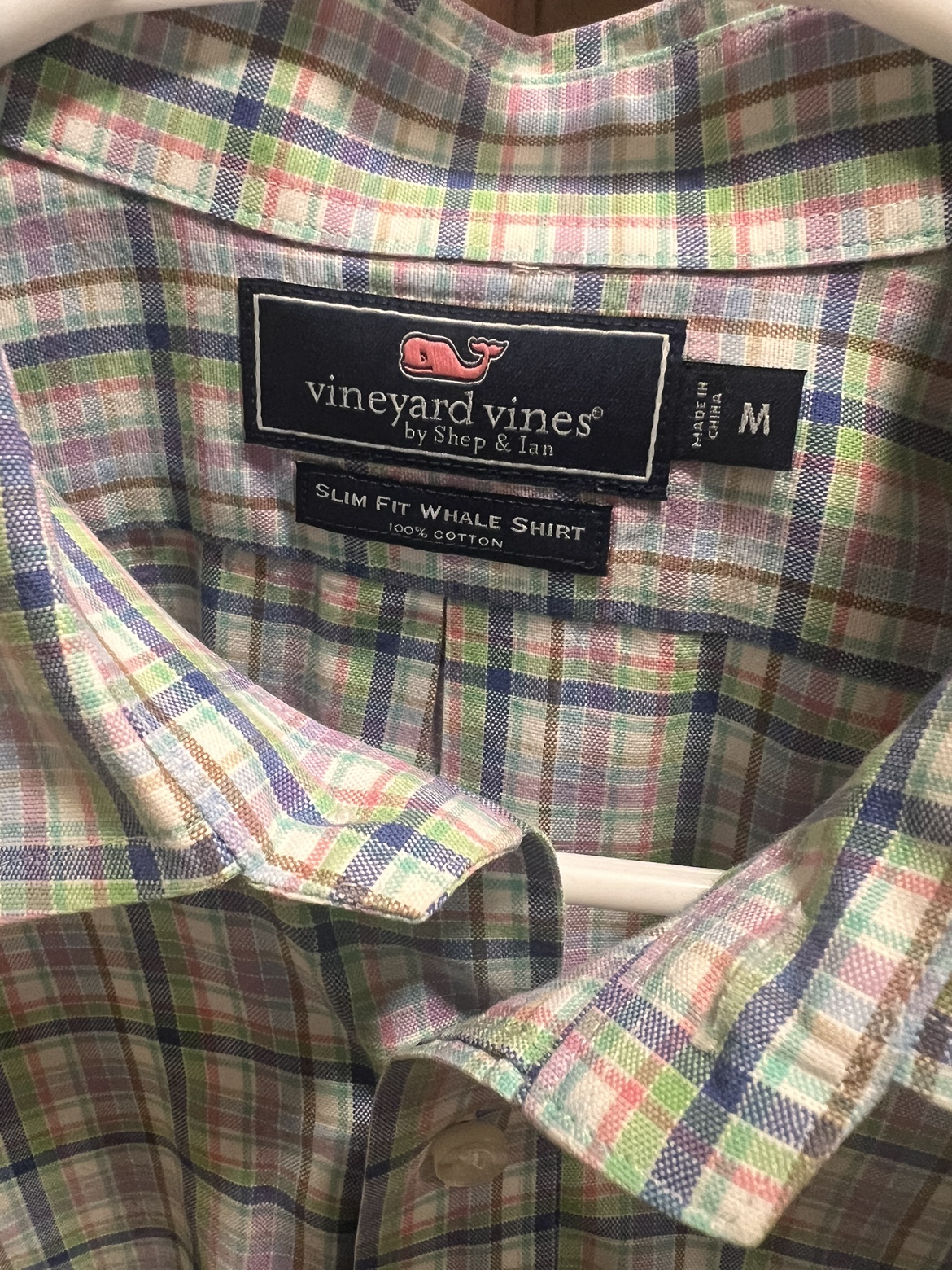 Vineyard Vines men’s size medium shirt
