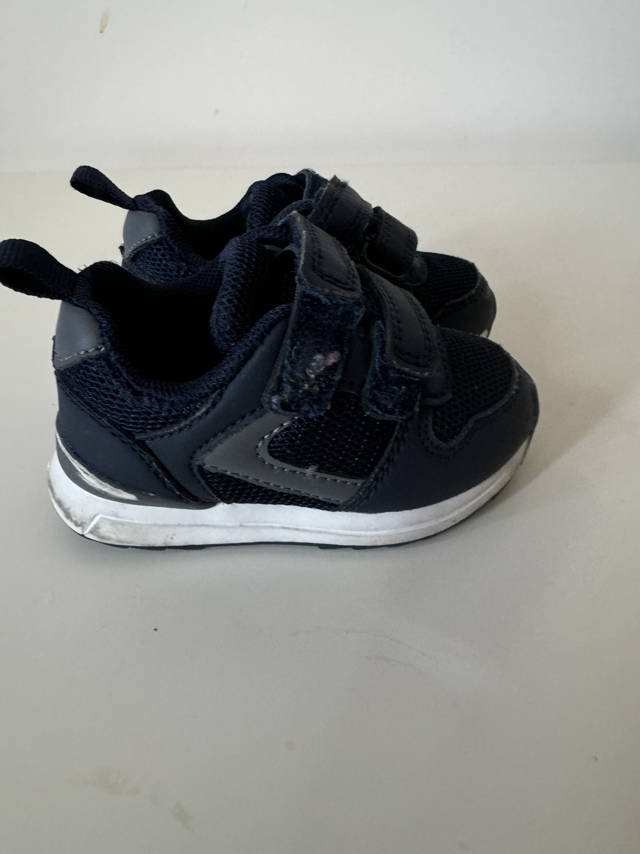 Little boy shoes size 5.