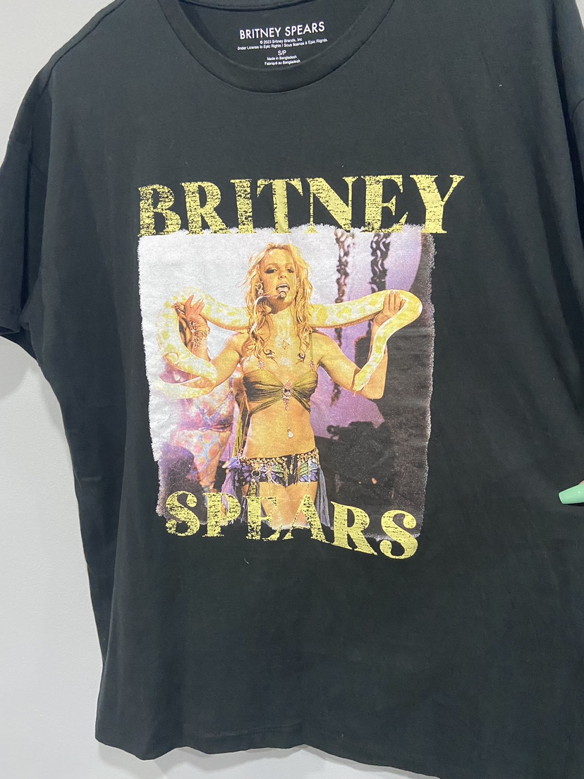 Britney Spears graphic tee New image indicator(2)