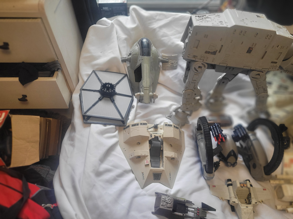 star wars memorabilia  ships,figures  ecy lots of stuff image indicator(4)