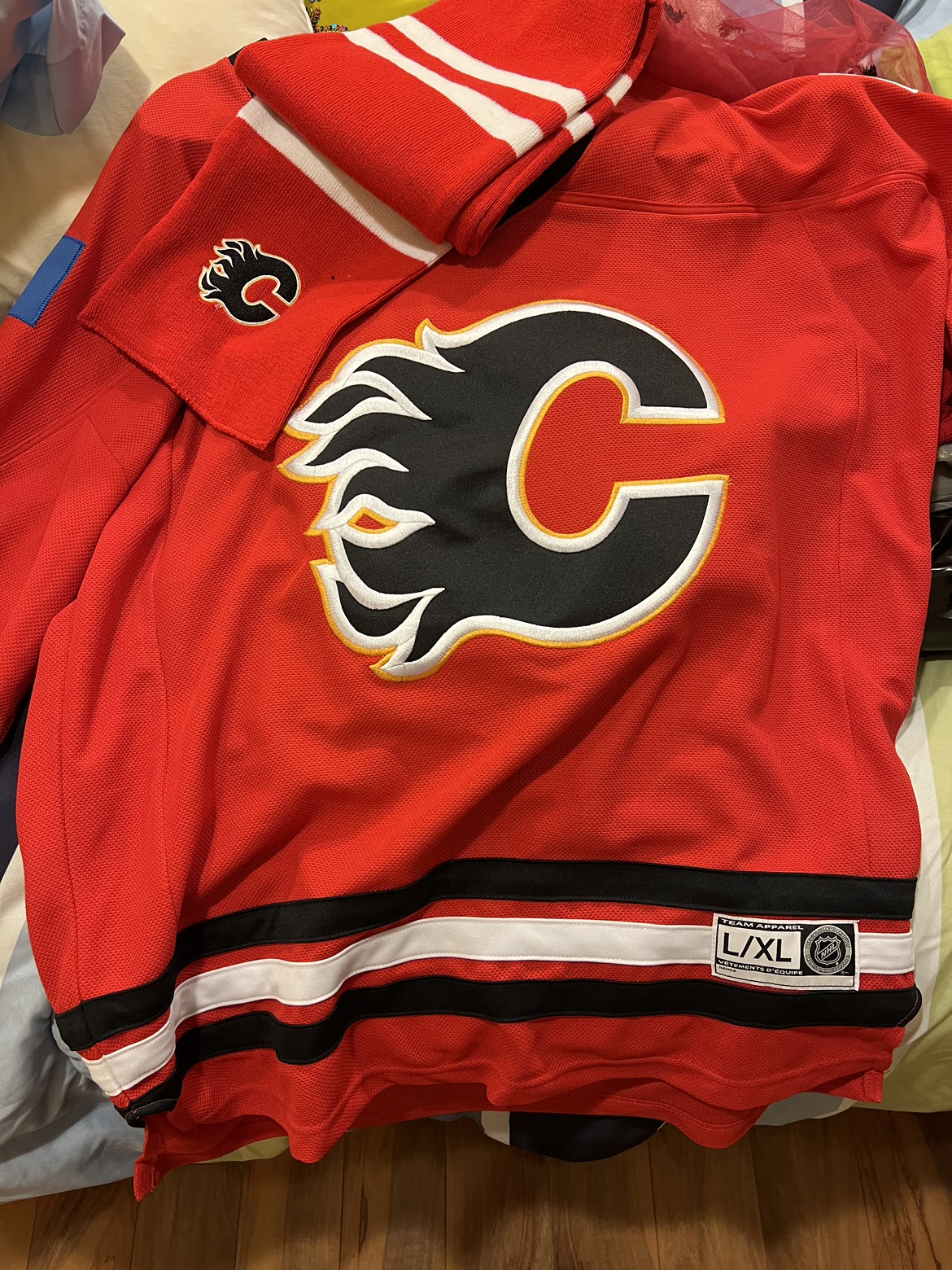 Flames Jersey with a scarf thumbnail