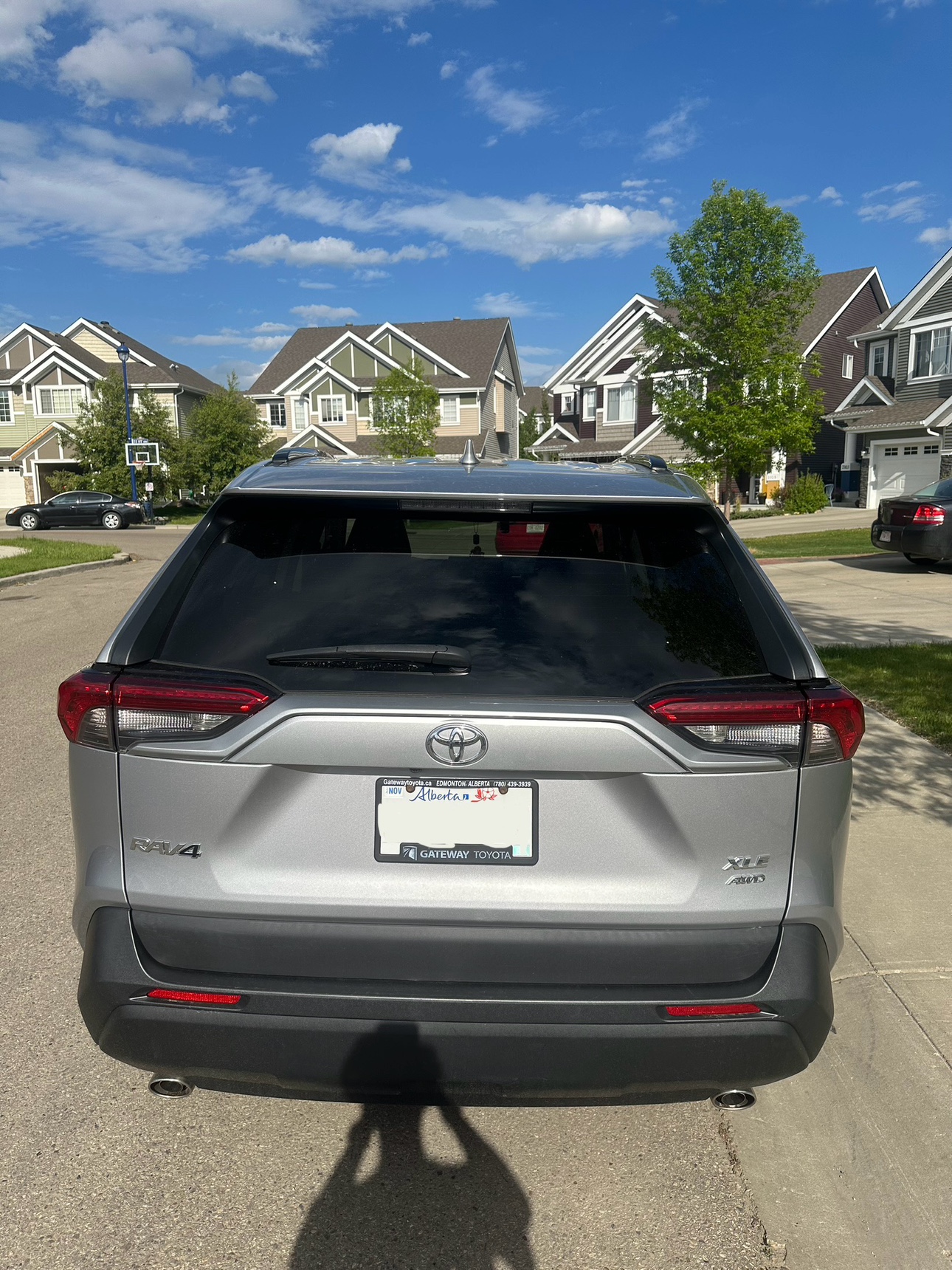 2019 Toyota RAV4 XLE - photo 2