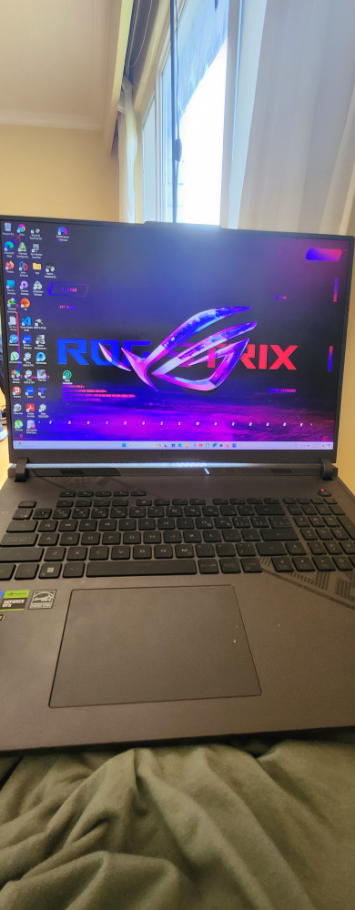 Asus rog g18 laptop thumbnail