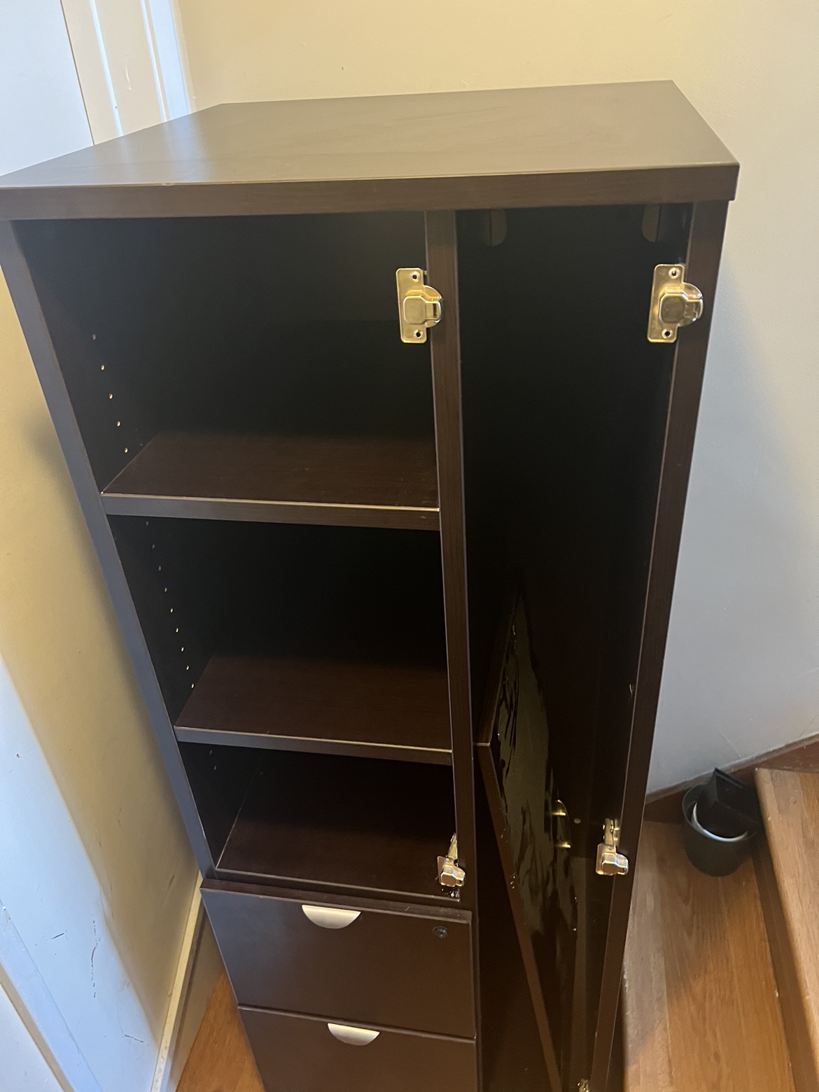 🧡 Free Storage Cabinet - photo 2