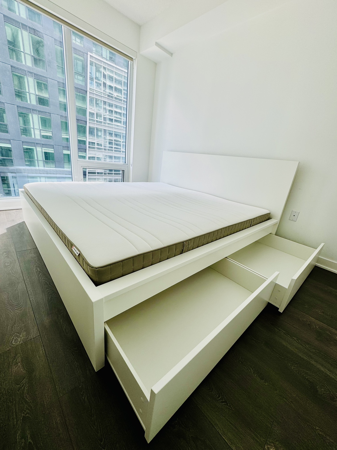 MALM King size high bed frame+4 storage boxes+mattress image indicator(4)