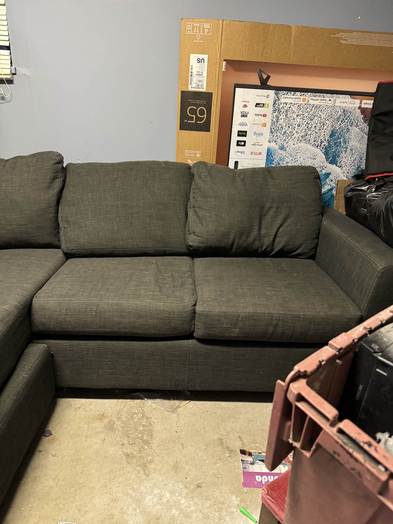 Sectional couch - photo 3
