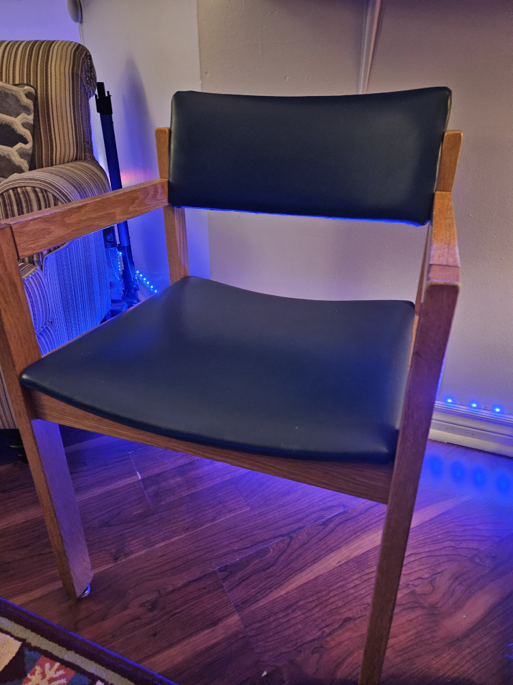 armchair - photo 2