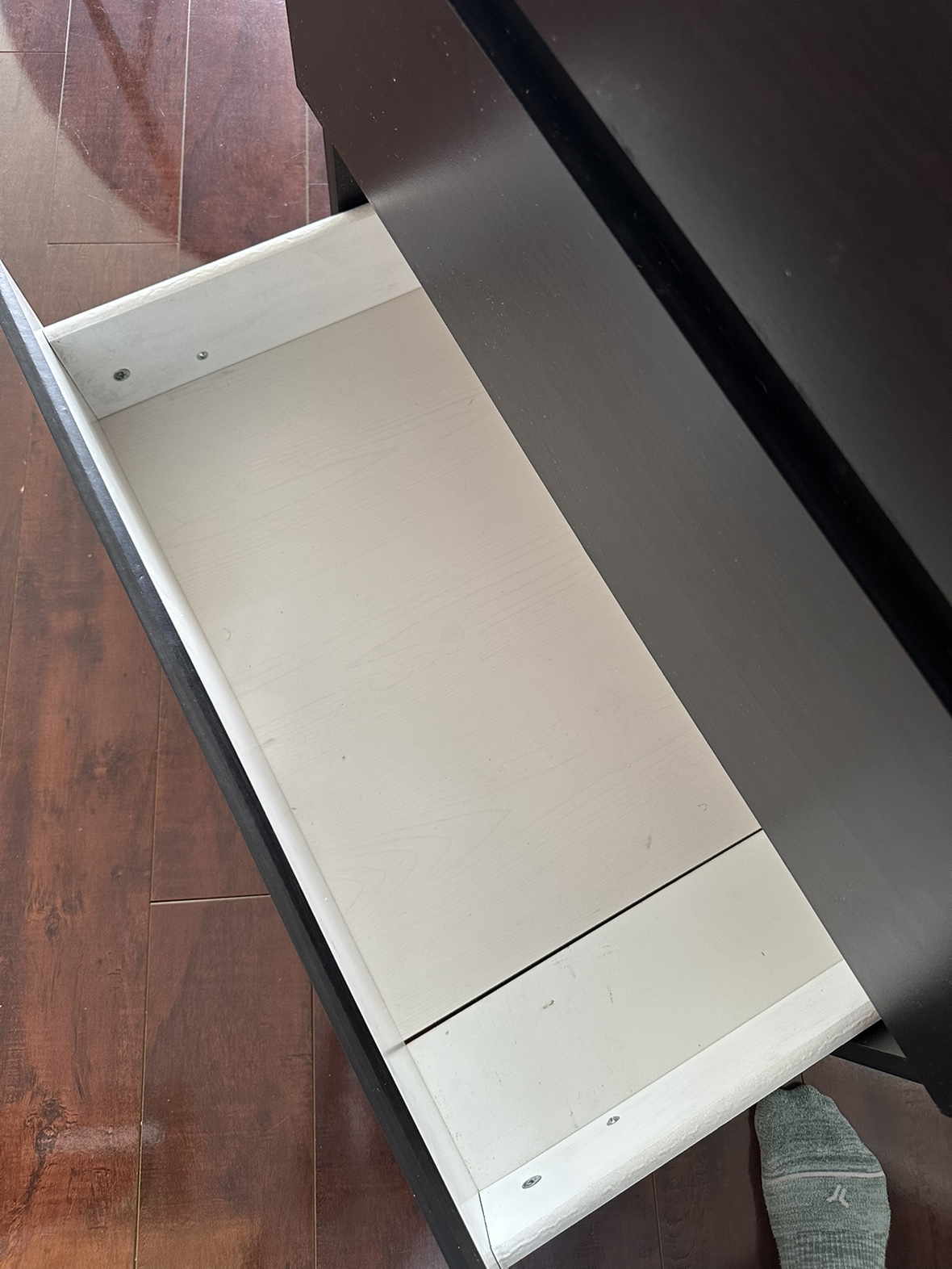 Ikea MALM 3 Drawer Dresser image indicator(4)