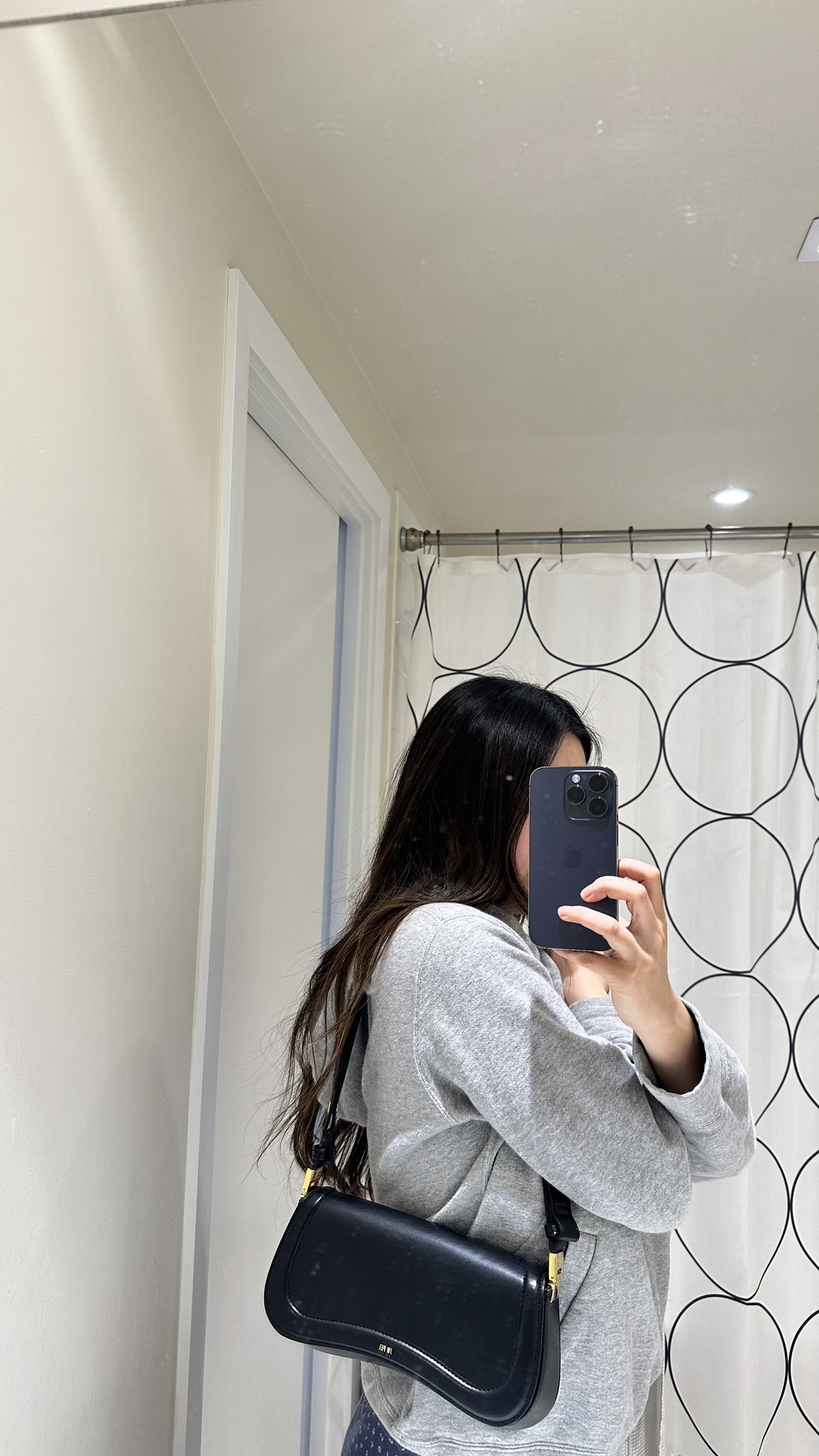 JW PEI JOY SHOULDER BAG black image indicator(4)