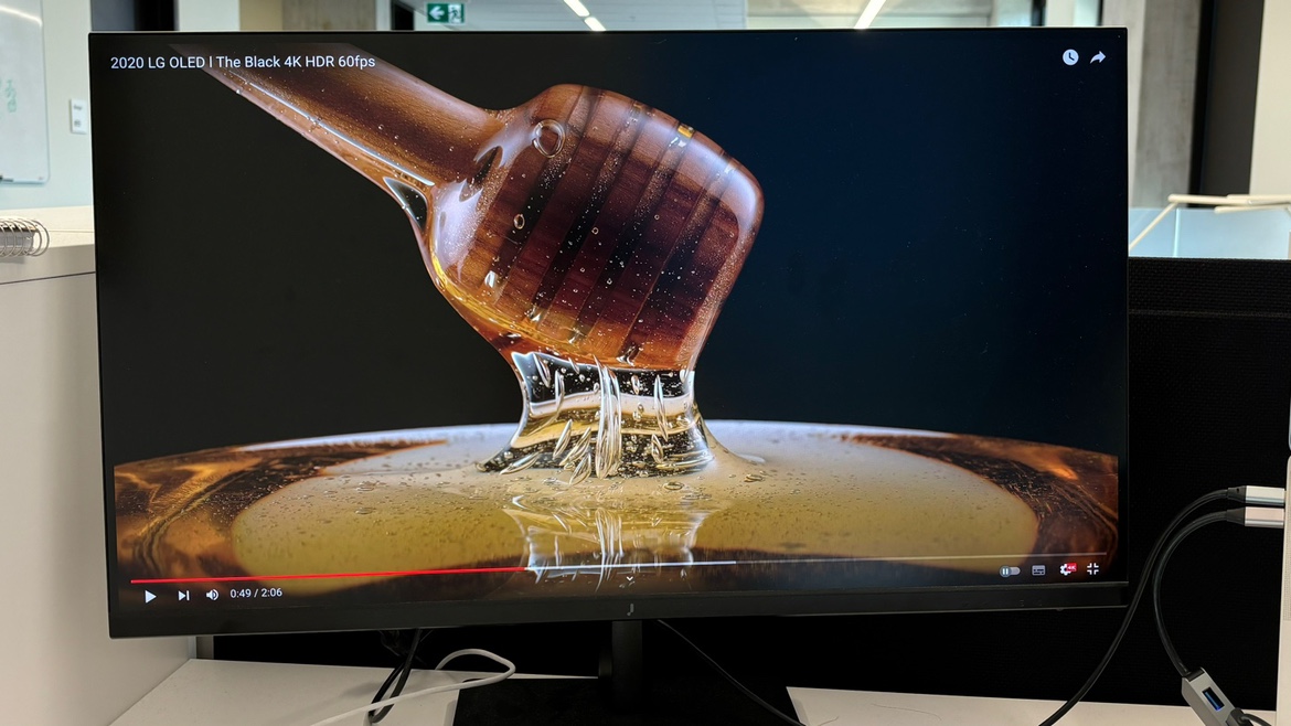 28” 4K Led Monitor - photo 3