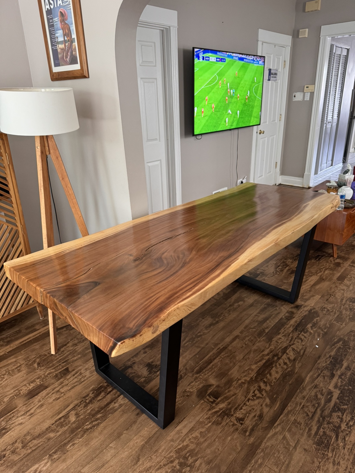 Real Wood Luxury Dining Table image indicator(5)