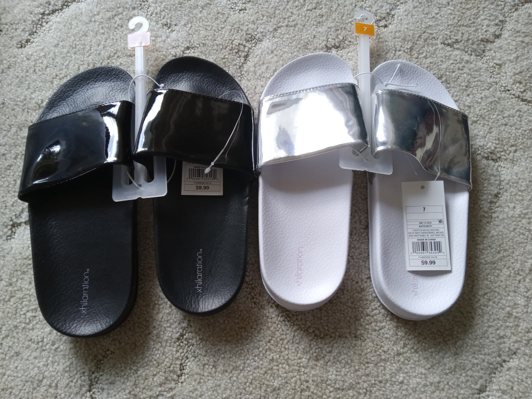 Brandnew Misty Slide sandal (white and black) - size 7, 8,9,10 thumbnail