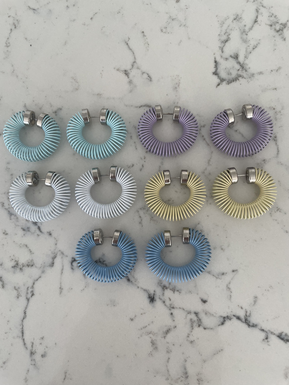 Stretchy wired hoops