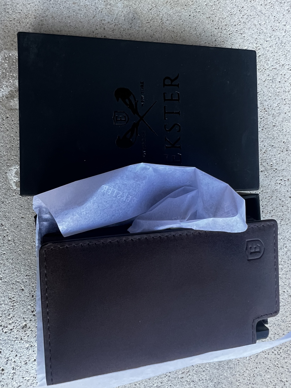 Esketer Male wallet with tracker image indicator(4)