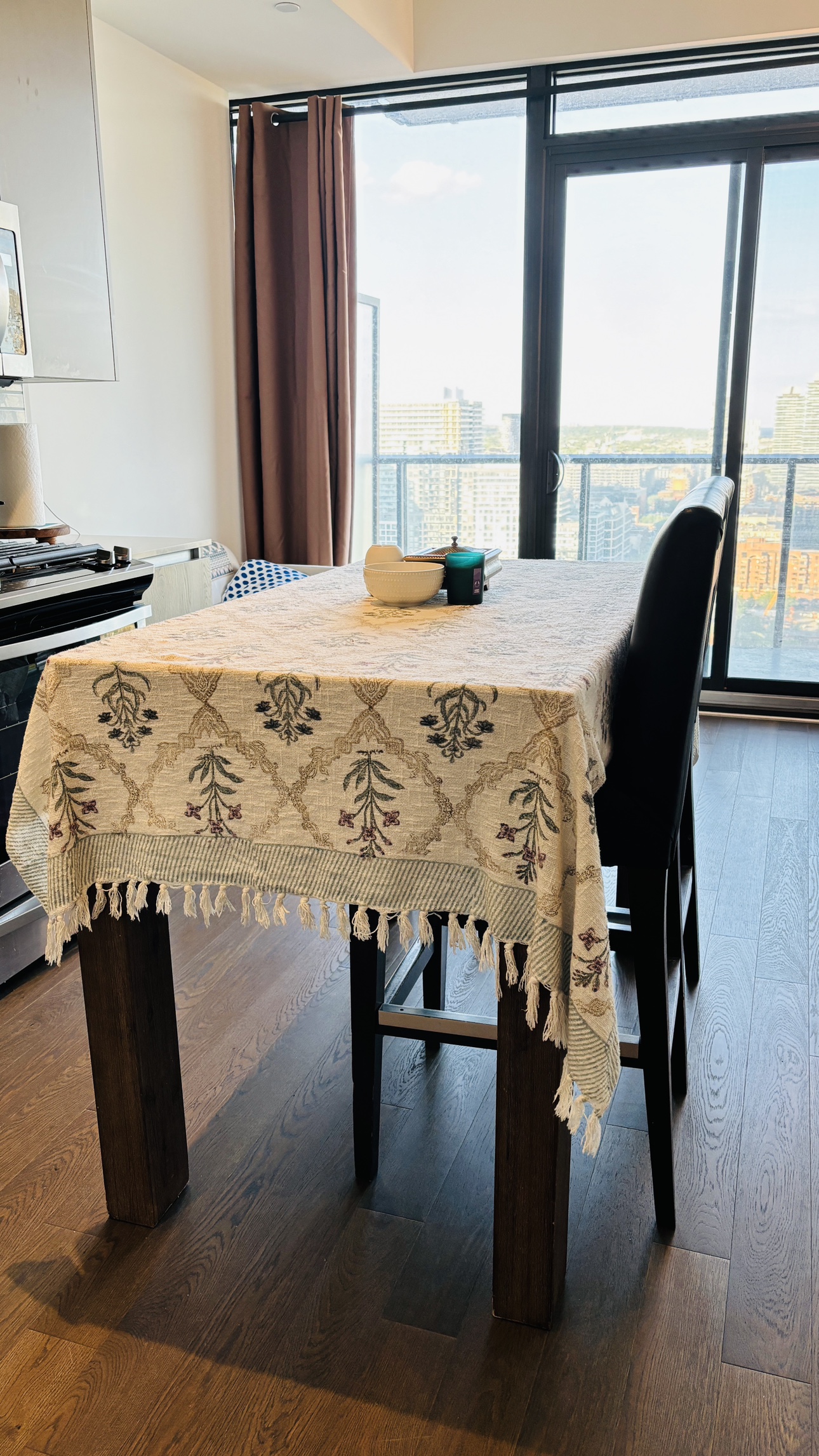 Structube Kitchen Island/ Dining Table with Chairs - photo 2