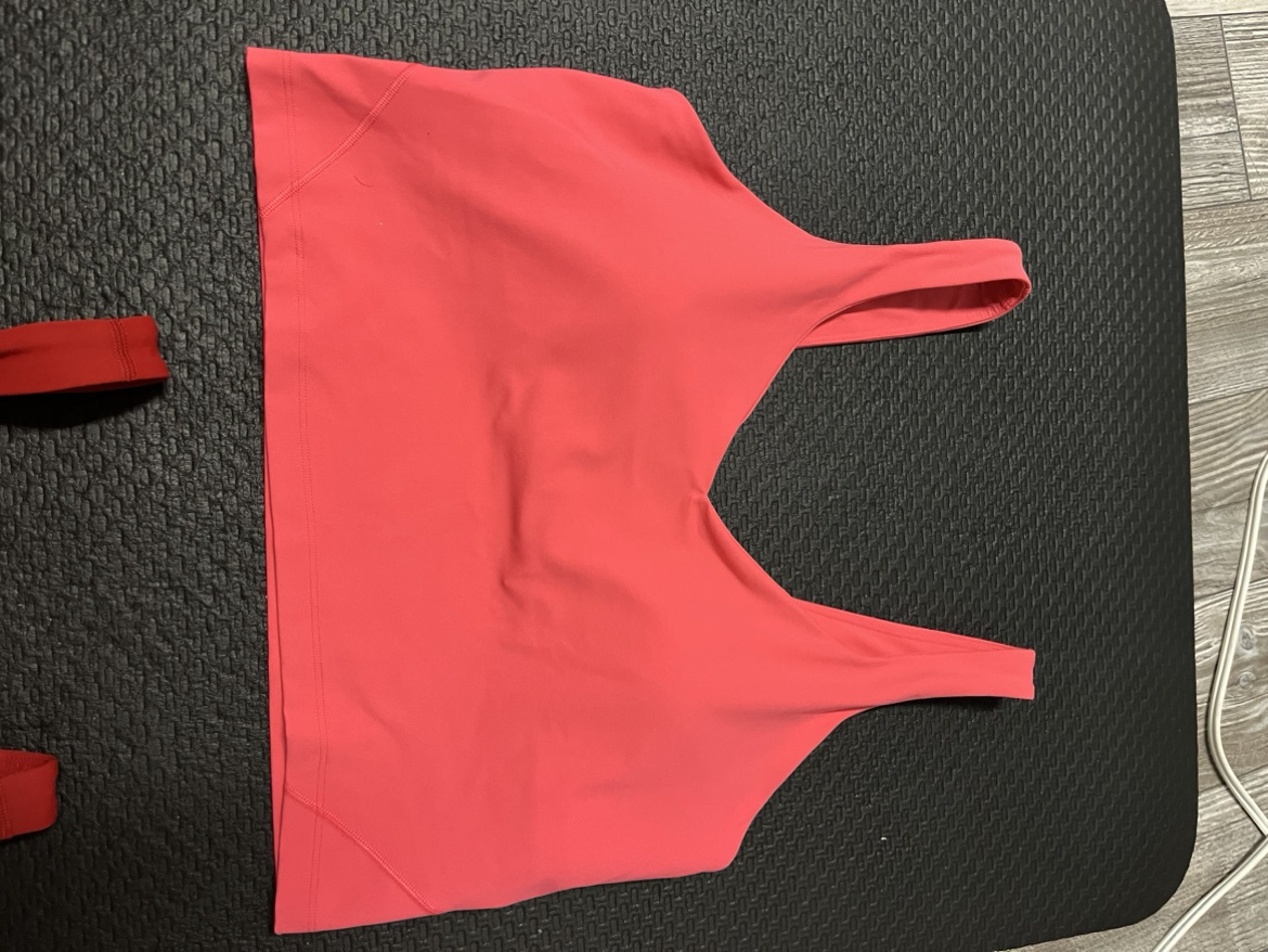 Lululemon yoga tank too - photo 2