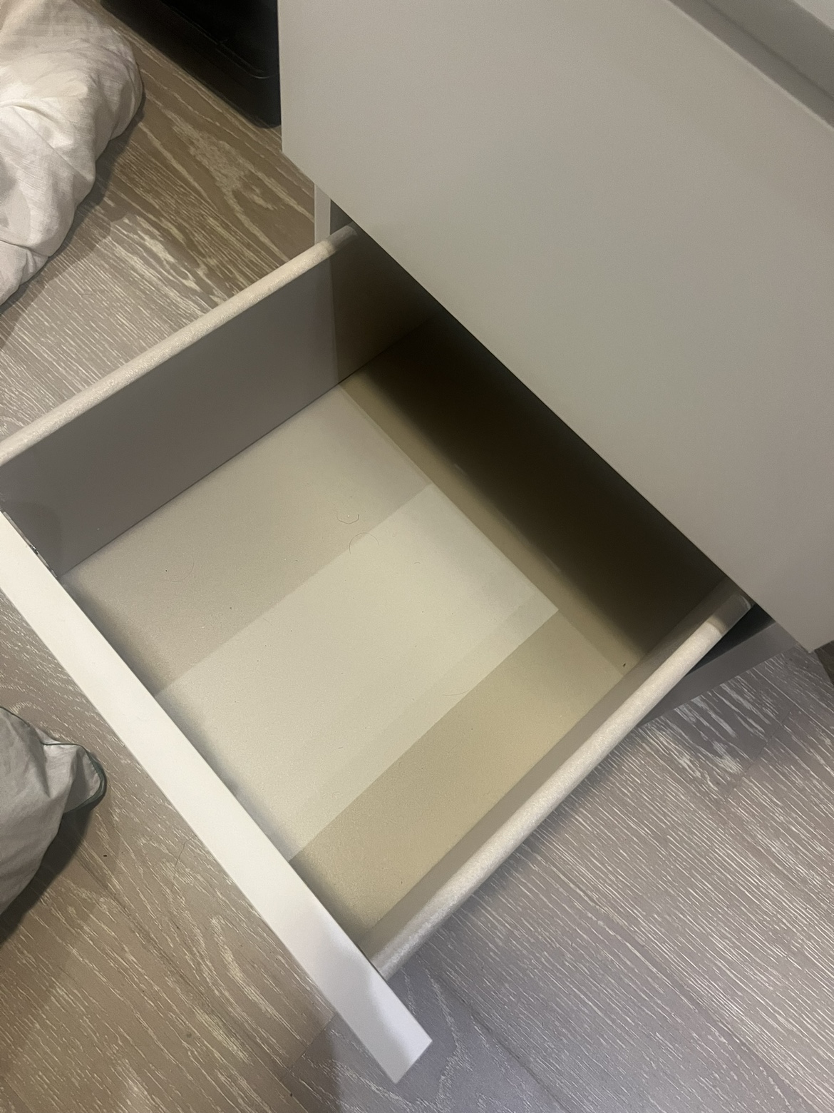 2 x MALM - White Side Tables - photo 4
