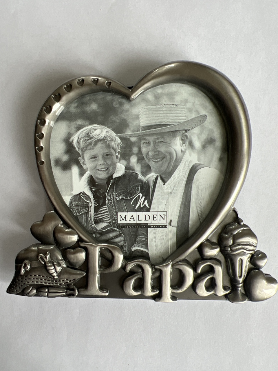 Heart shaped “Papa” picture frame image indicator(2)