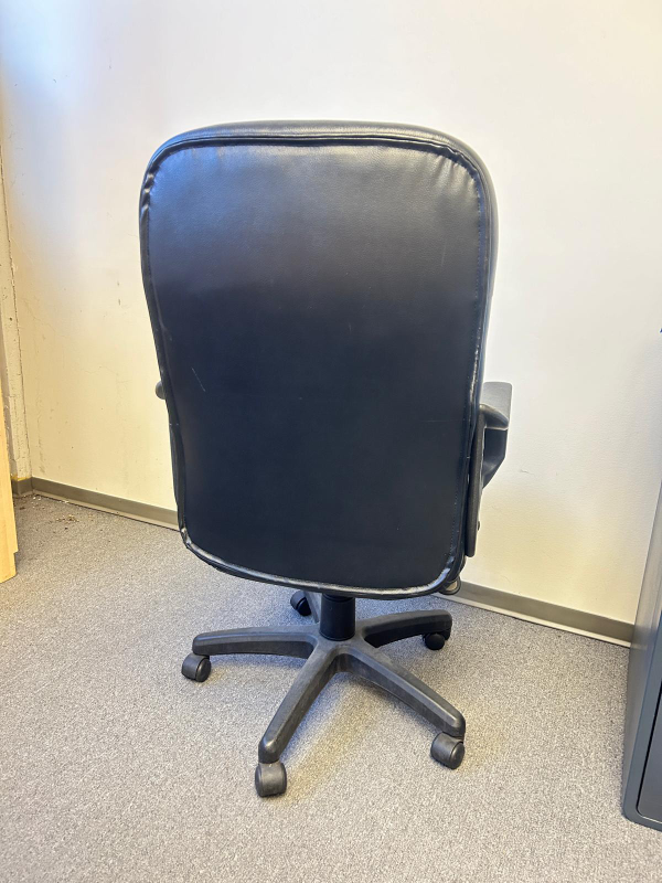 Office chair - photo 3