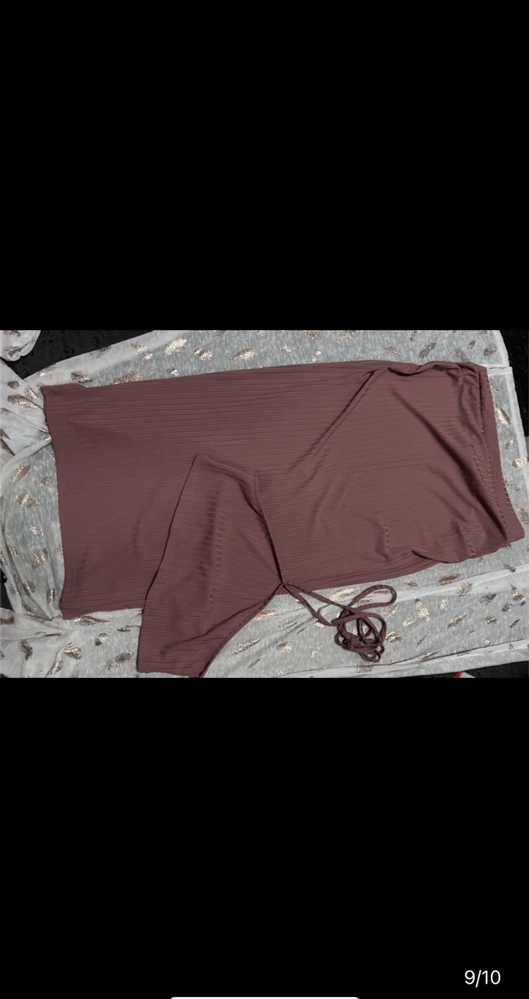 Maternity Dresses and bathing suits image indicator(9)