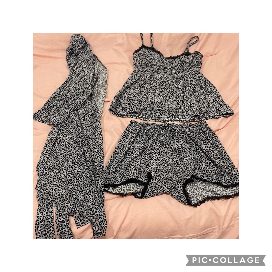 Women’s Clothing Lot Size Xsmall & Small - photo 5