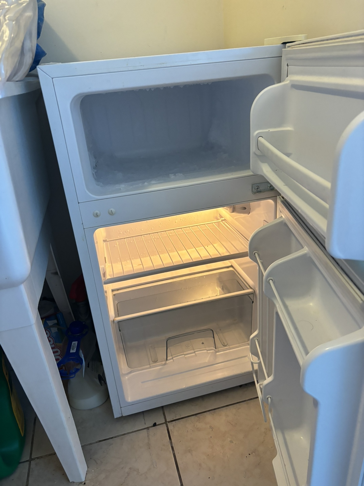 Bar min fridge - photo 2
