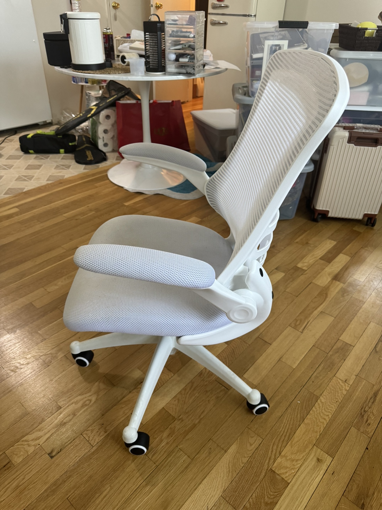 White desk chair