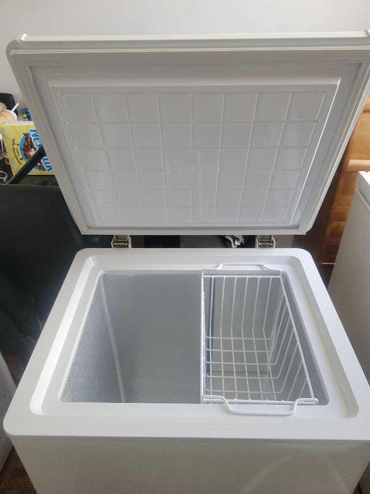 Danby deep freezer - photo 3