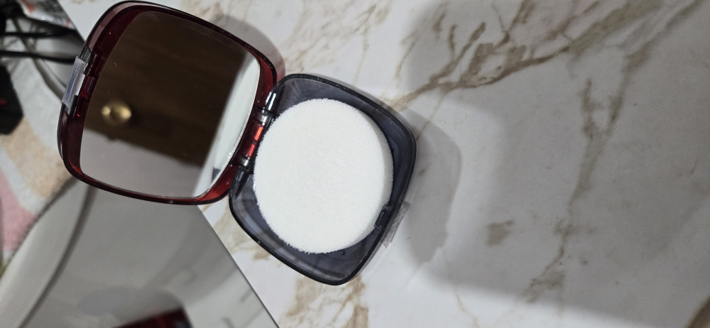 L'Oréal Powder Foundation image indicator(4)