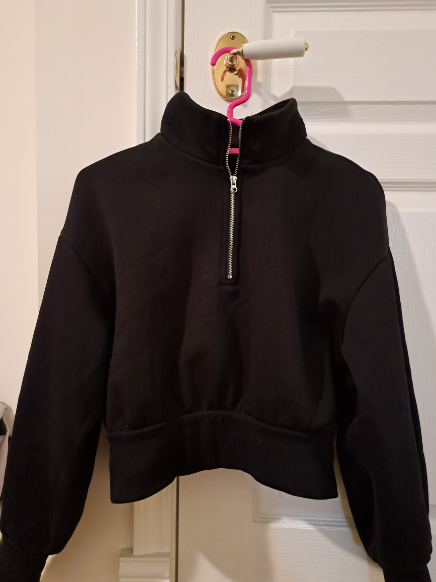 cropped half zip sweatshirt