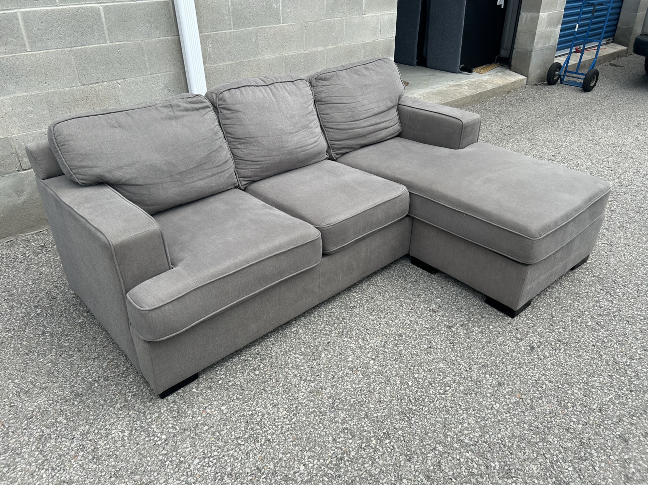 FREE DELIVERY• GREY MODERN SECTIONAL COUCH / SOFA BED w/ CHAISE - photo 4