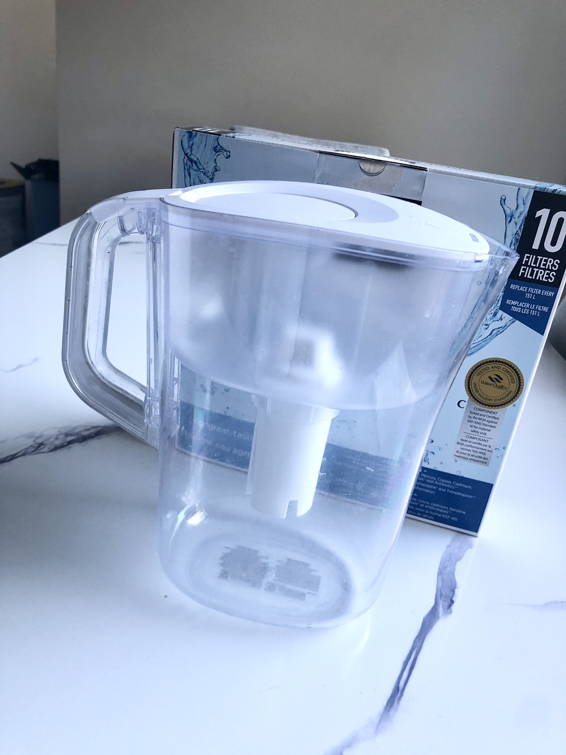 Brita 2.4 L (10-cup) pitcher with smart light and 9 new filters