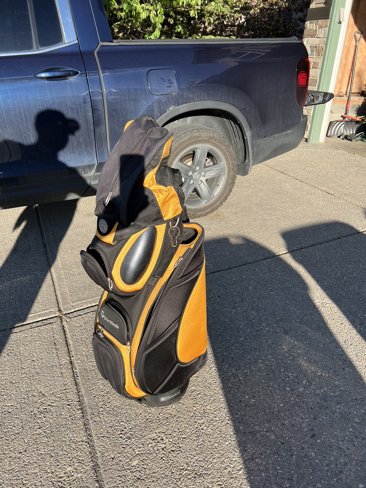 Staff Taylormade Golf Bag thumbnail