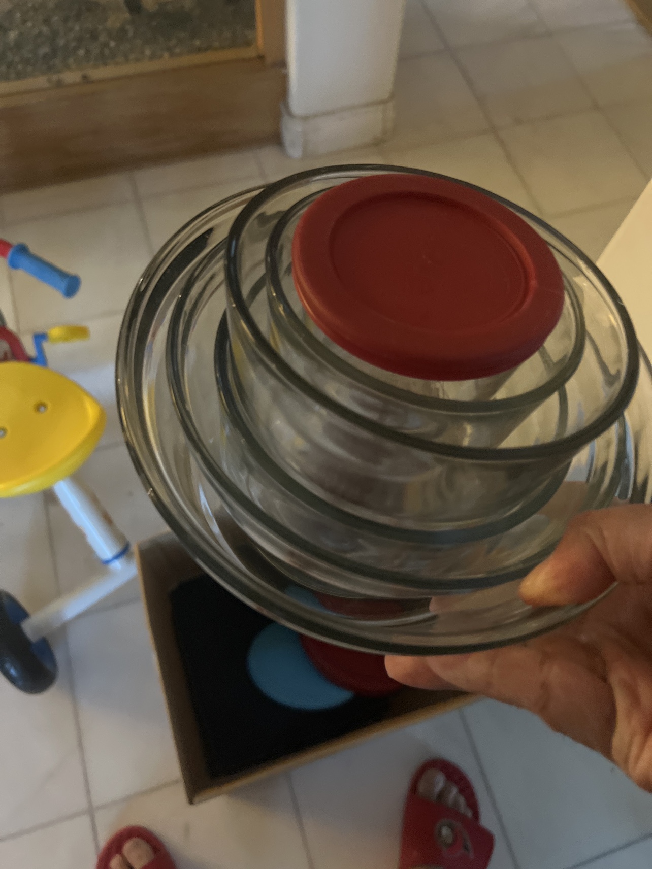 Free circle glass containers with no lids