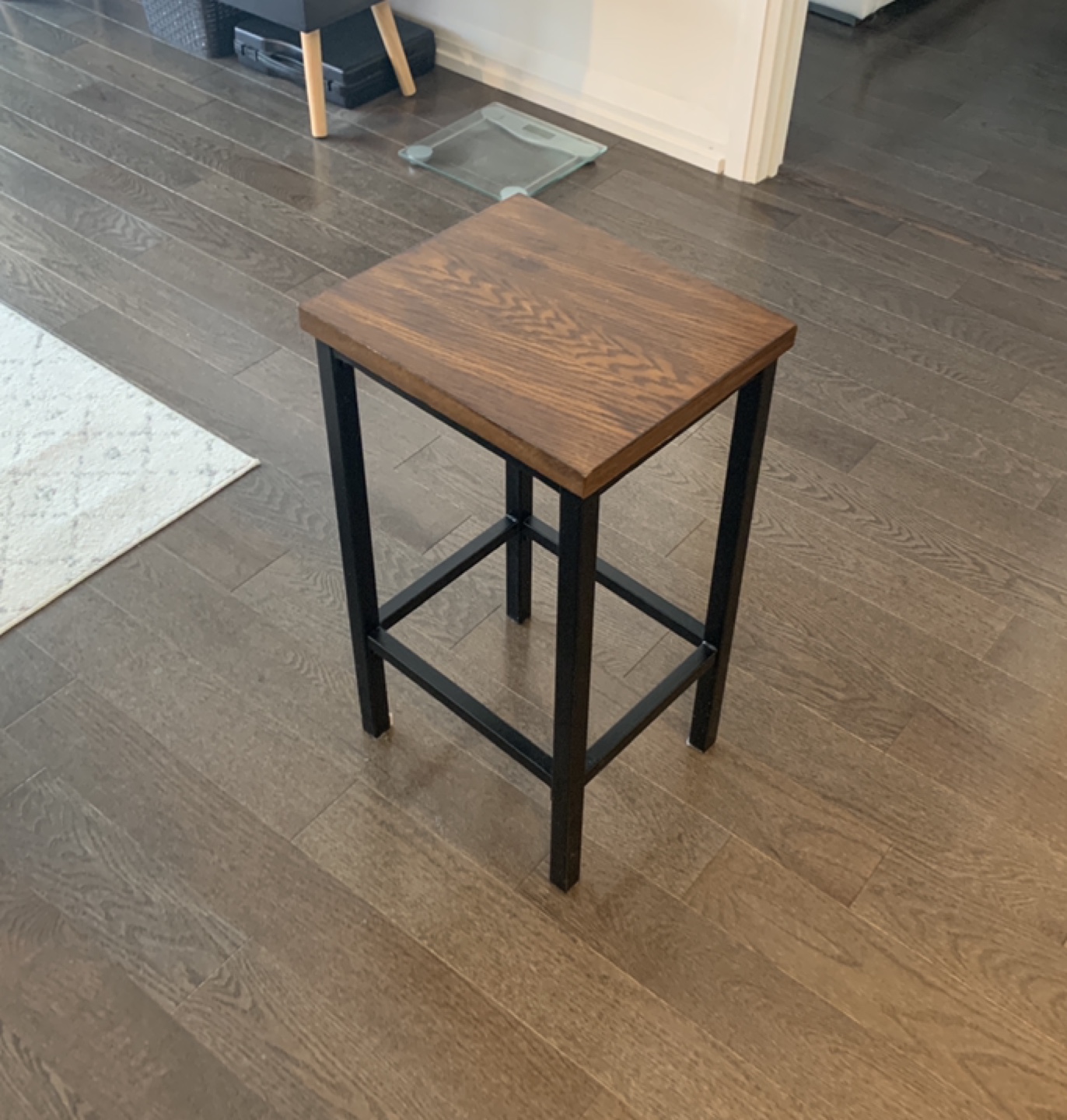 Modern wooden stool - oak/walnut