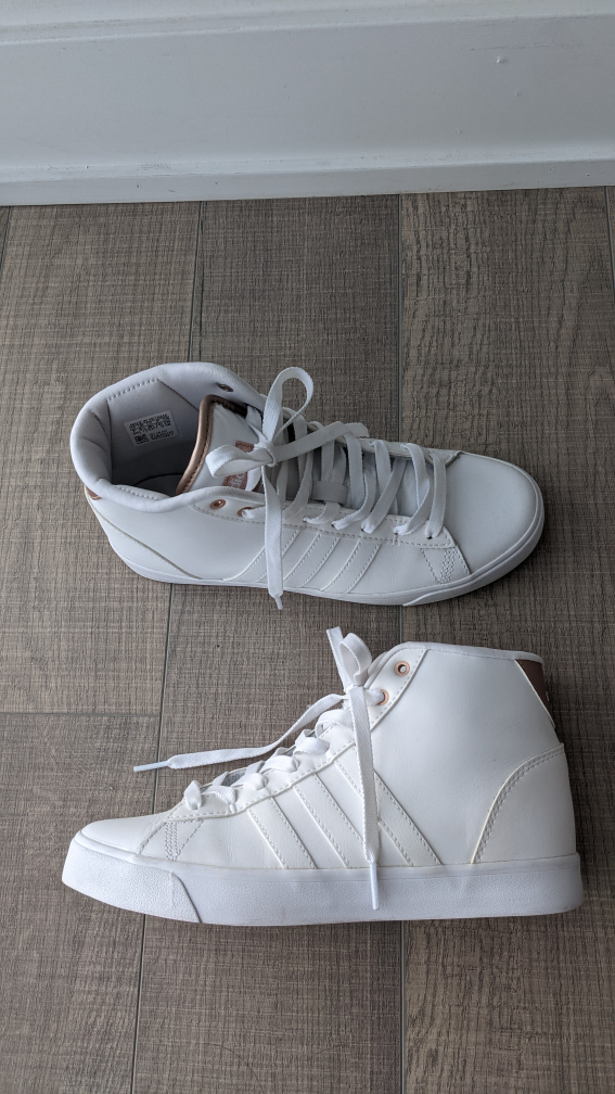 white adidas hightops - photo 4