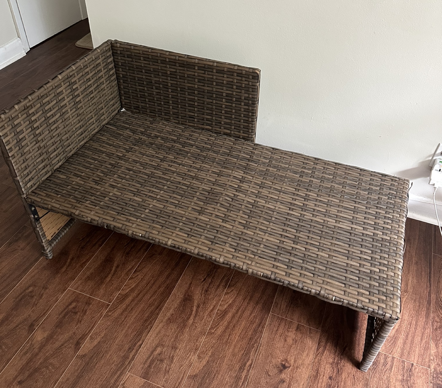Elegant Wooden Seating - Like New