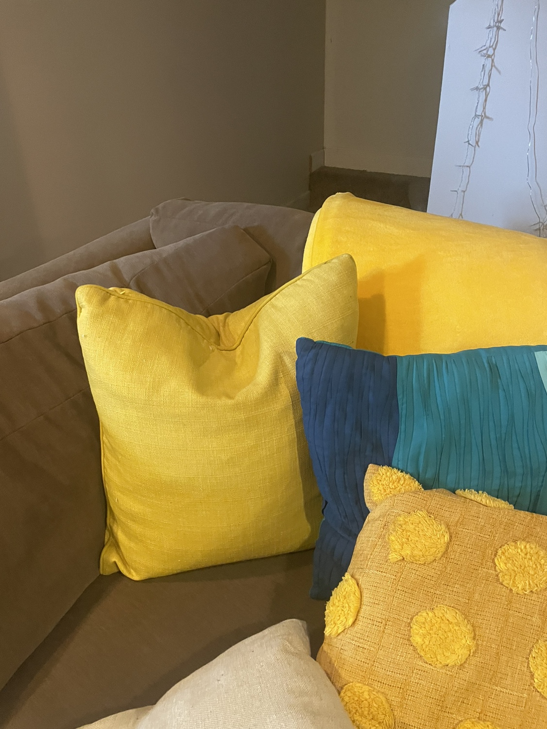 Pillow Set w/ Blanket - photo 2