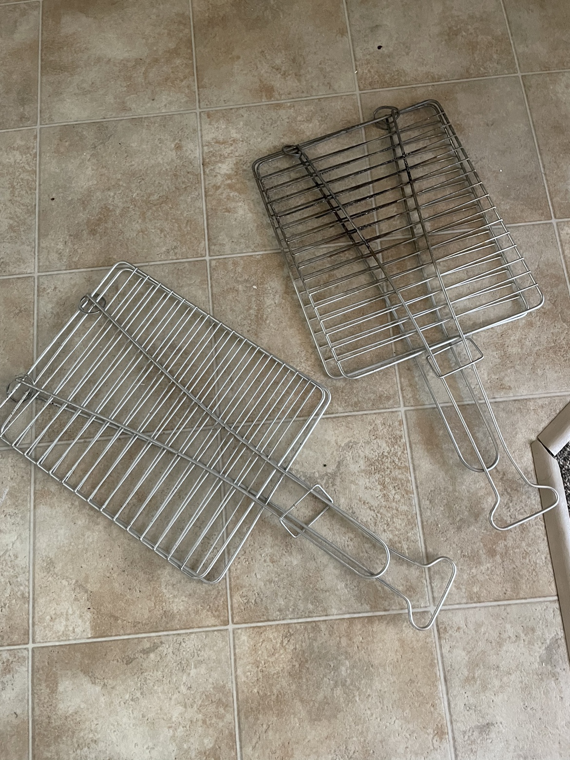 Barbecue grill grates