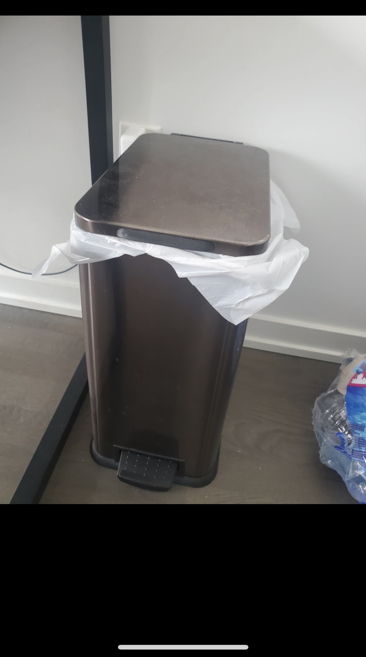 Garbage can thumbnail